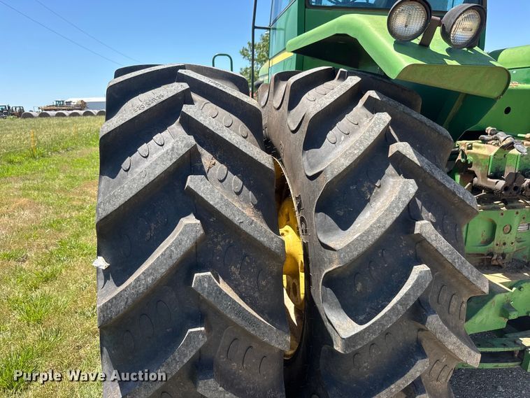 image for item NA9377 1984 John Deere 8650 4WD tractor