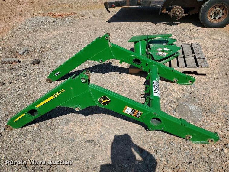 image for item YA2893 2021 John Deere 520M loader