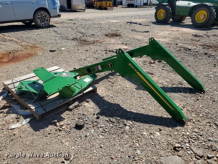 image for item YA2893 2021 John Deere 520M loader