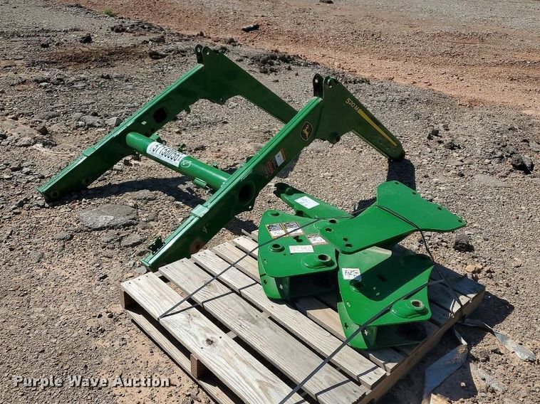image for item YA2893 2021 John Deere 520M loader
