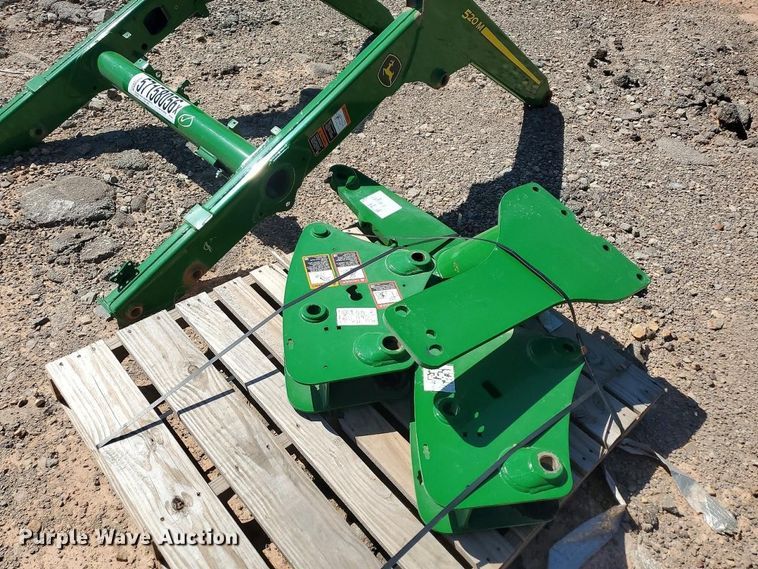 image for item YA2893 2021 John Deere 520M loader