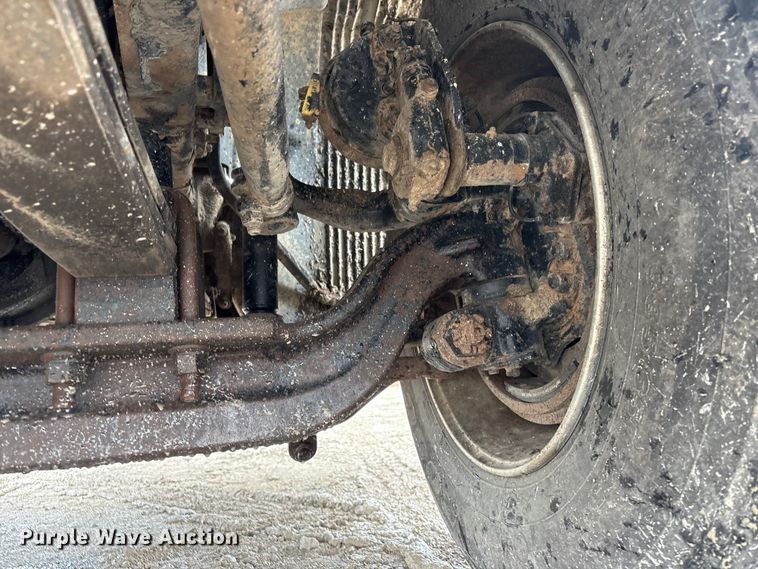 image for item DO5229 2004 Volvo Truck VHD truck cab and chassis