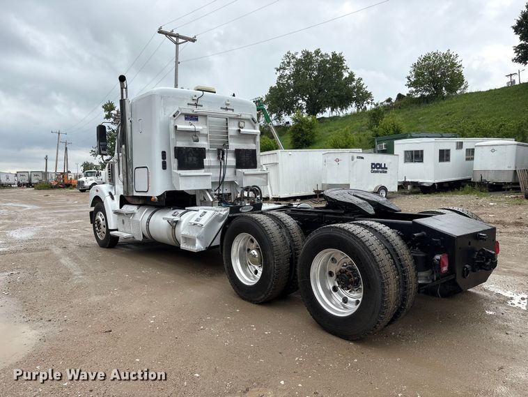 image for item DO5232 2012 Freightliner Coronado semi truck