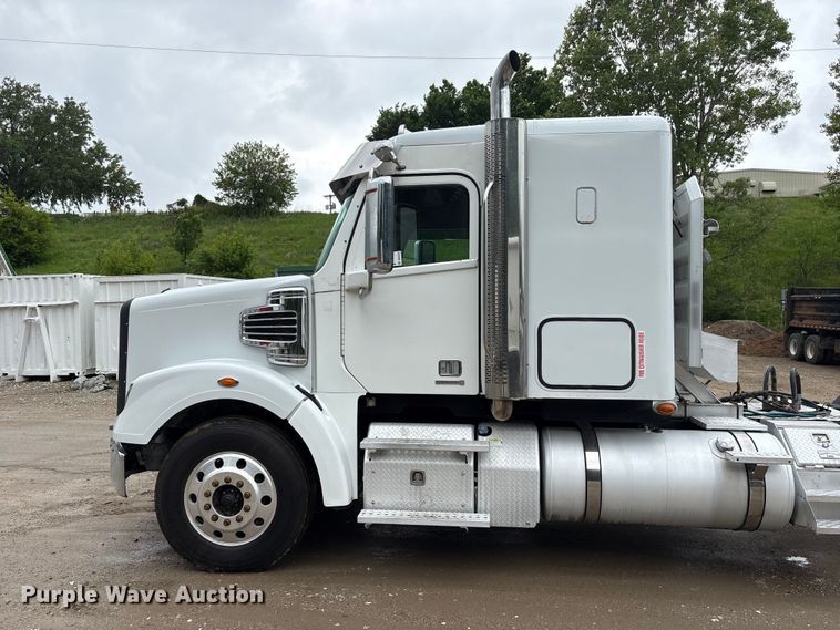 image for item DO5232 2012 Freightliner Coronado semi truck