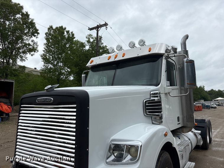 image for item DO5232 2012 Freightliner Coronado semi truck