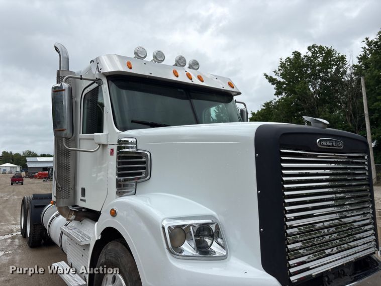 image for item DO5232 2012 Freightliner Coronado semi truck