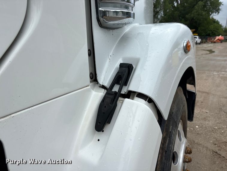image for item DO5232 2012 Freightliner Coronado semi truck