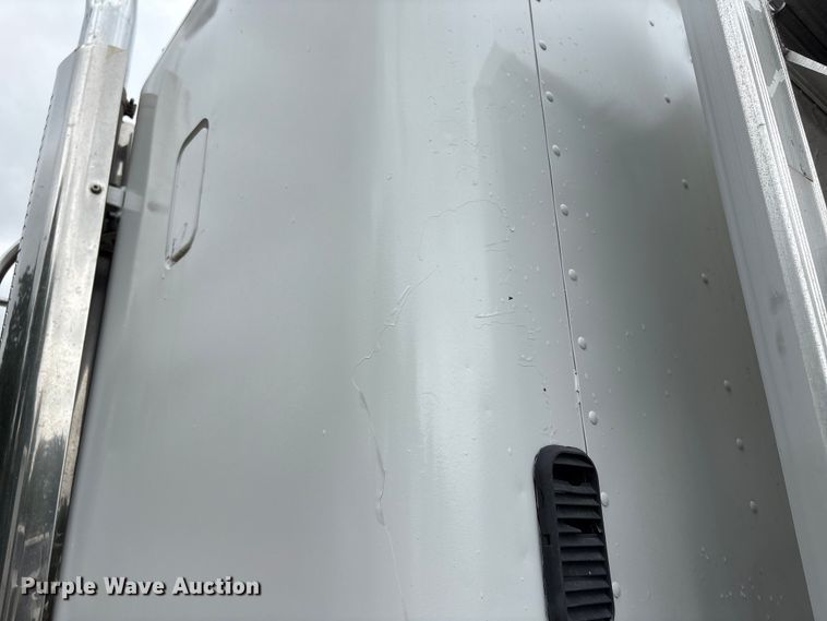 image for item DO5232 2012 Freightliner Coronado semi truck