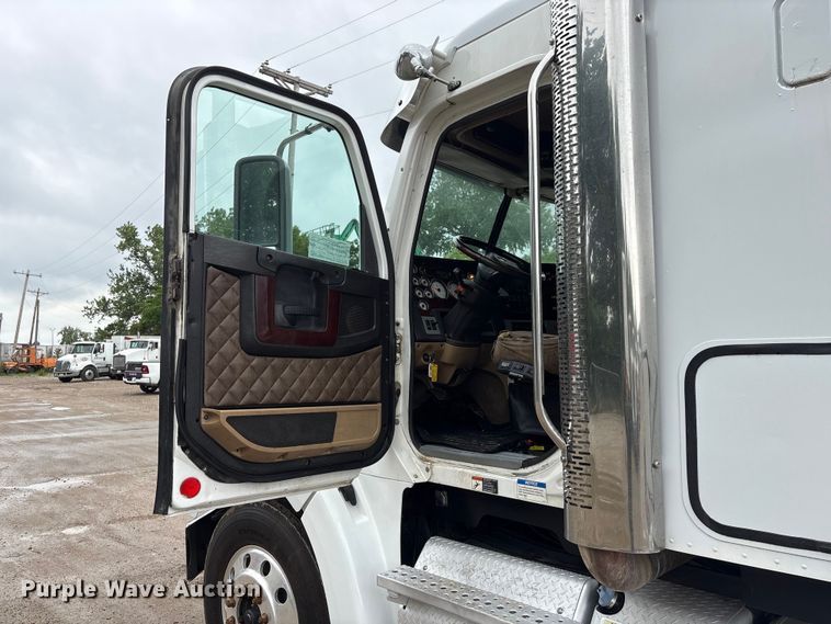 image for item DO5232 2012 Freightliner Coronado semi truck