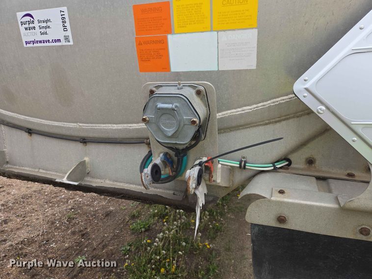 image for item DP8917 2005 Beall BAST-95-4-DC tank trailer