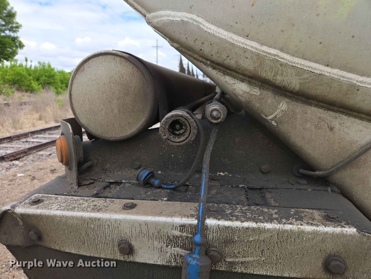 image for item DP8917 2005 Beall BAST-95-4-DC tank trailer