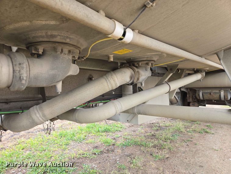 image for item DP8917 2005 Beall BAST-95-4-DC tank trailer
