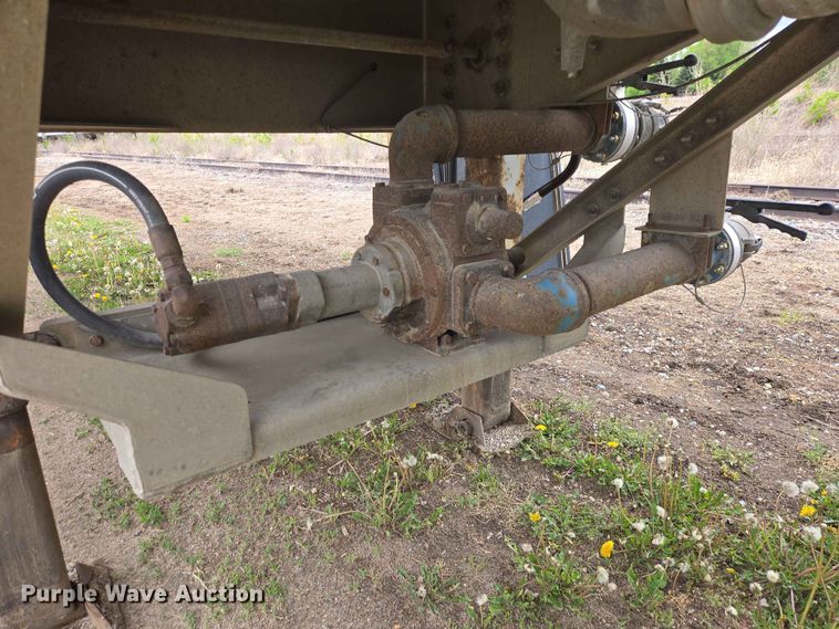 image for item DP8917 2005 Beall BAST-95-4-DC tank trailer