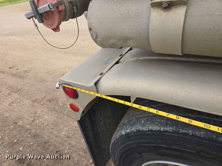 image for item DP8917 2005 Beall BAST-95-4-DC tank trailer