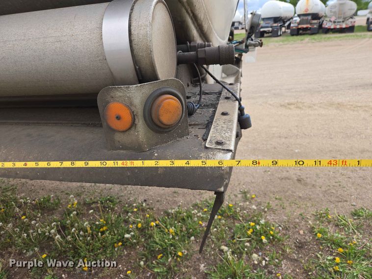 image for item DP8917 2005 Beall BAST-95-4-DC tank trailer