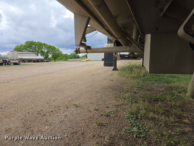 image for item DP8917 2005 Beall BAST-95-4-DC tank trailer