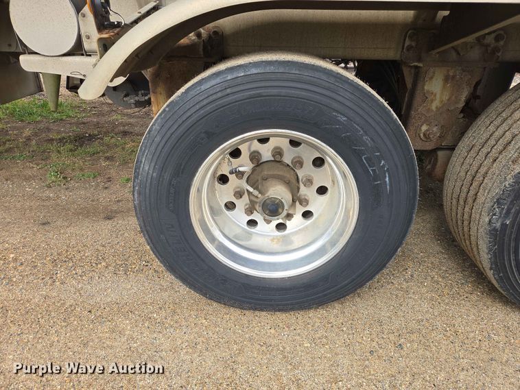 image for item DP8917 2005 Beall BAST-95-4-DC tank trailer