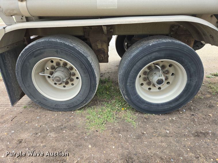 image for item DP8917 2005 Beall BAST-95-4-DC tank trailer