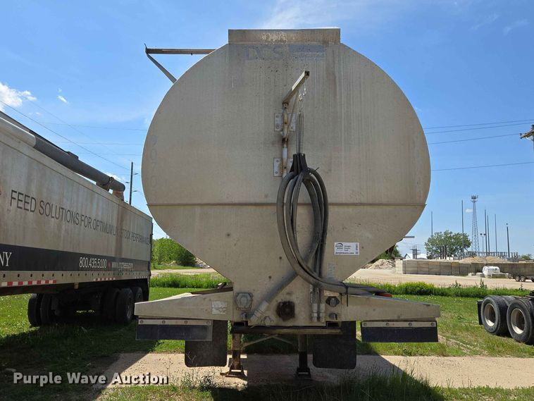 image for item DP8921 2012 CEI AT35HCL feed delivery trailer