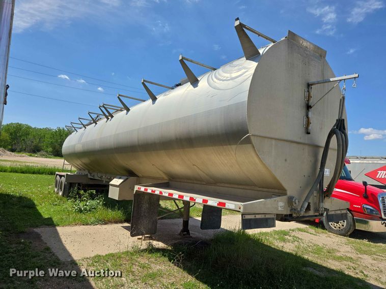 image for item DP8921 2012 CEI AT35HCL feed delivery trailer