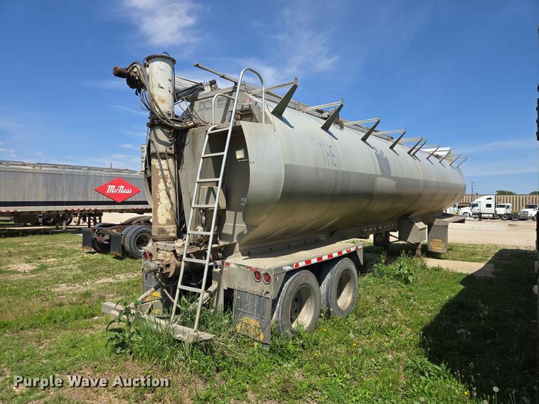 image for item DP8921 2012 CEI AT35HCL feed delivery trailer