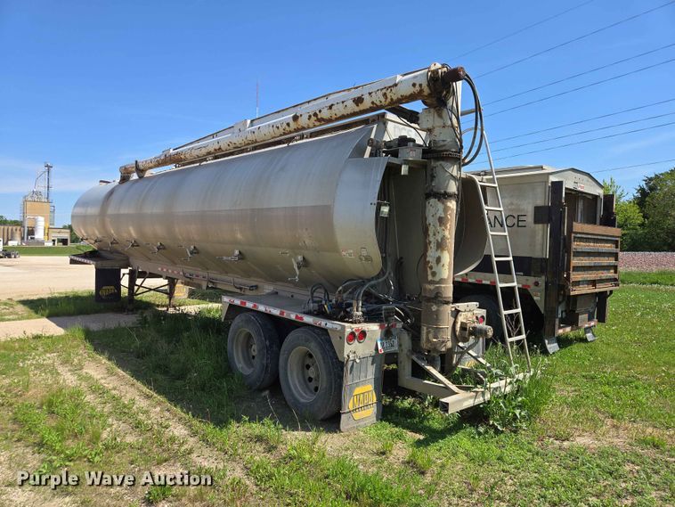 image for item DP8921 2012 CEI AT35HCL feed delivery trailer