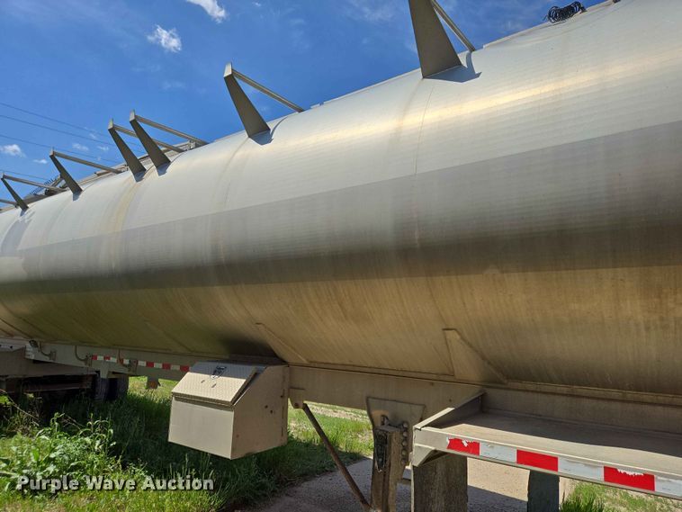 image for item DP8921 2012 CEI AT35HCL feed delivery trailer