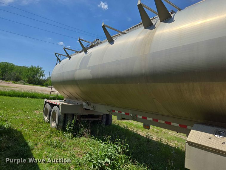 image for item DP8921 2012 CEI AT35HCL feed delivery trailer