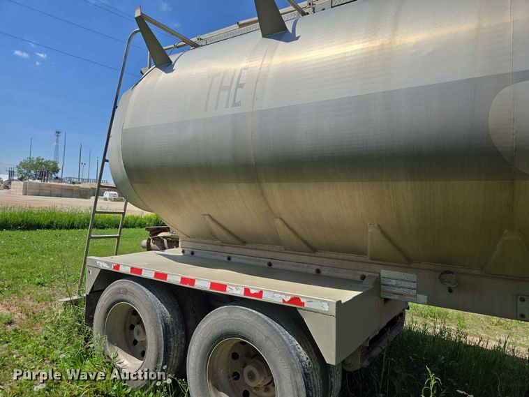 image for item DP8921 2012 CEI AT35HCL feed delivery trailer