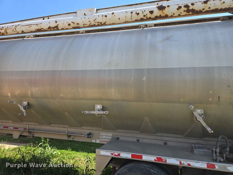 image for item DP8921 2012 CEI AT35HCL feed delivery trailer