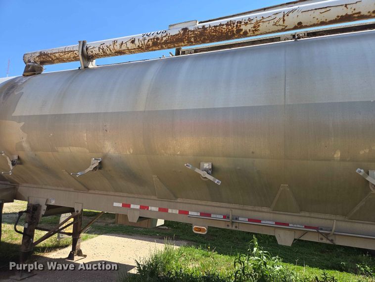 image for item DP8921 2012 CEI AT35HCL feed delivery trailer