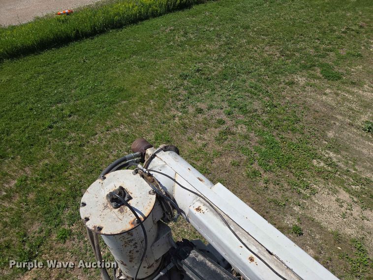 image for item DP8921 2012 CEI AT35HCL feed delivery trailer