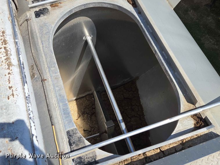 image for item DP8921 2012 CEI AT35HCL feed delivery trailer
