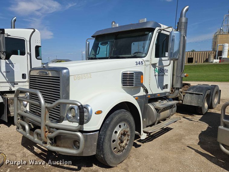 image for item DP8922 2013 Freightliner Coronado semi truck