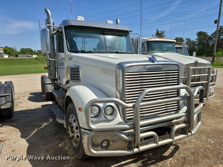 image for item DP8922 2013 Freightliner Coronado semi truck