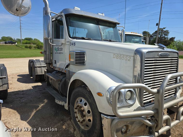 image for item DP8922 2013 Freightliner Coronado semi truck