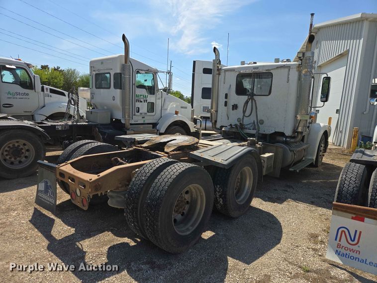 image for item DP8922 2013 Freightliner Coronado semi truck