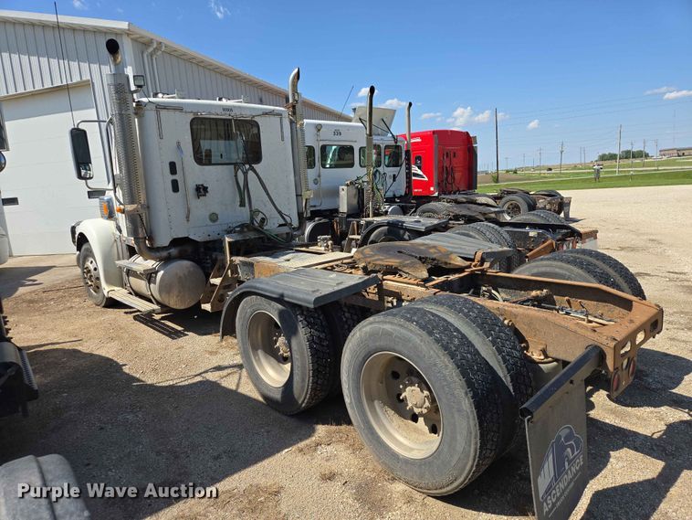 image for item DP8922 2013 Freightliner Coronado semi truck