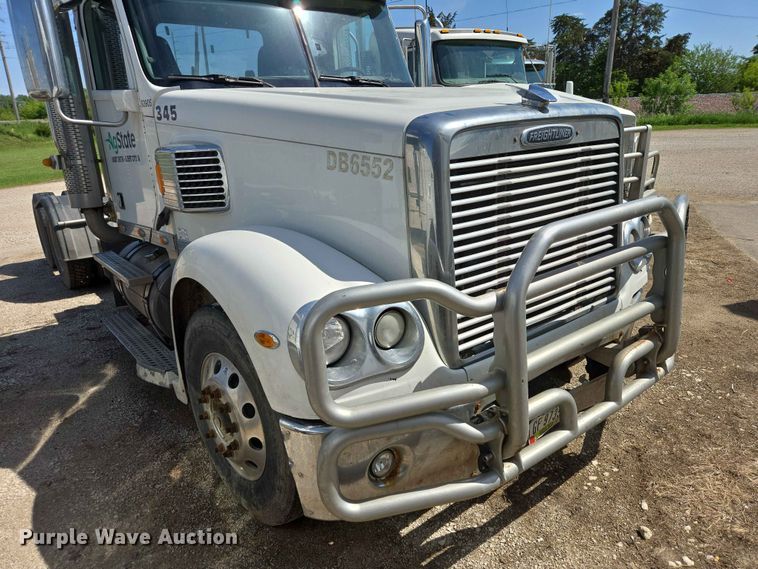 image for item DP8922 2013 Freightliner Coronado semi truck