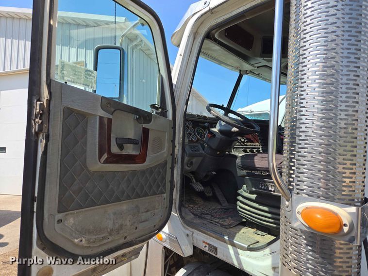 image for item DP8922 2013 Freightliner Coronado semi truck
