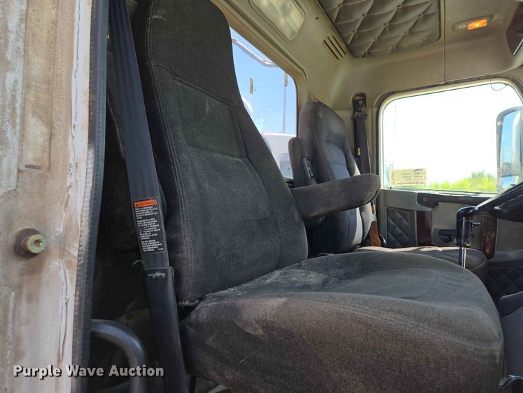 image for item DP8922 2013 Freightliner Coronado semi truck