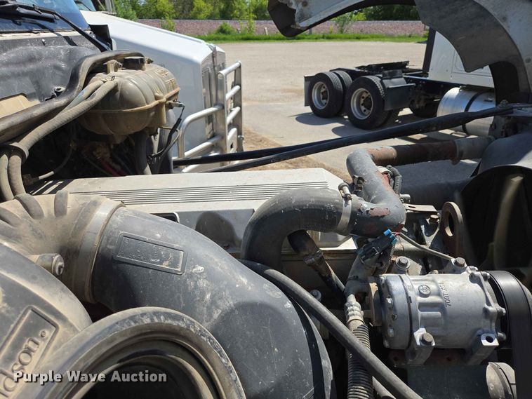 image for item DP8922 2013 Freightliner Coronado semi truck