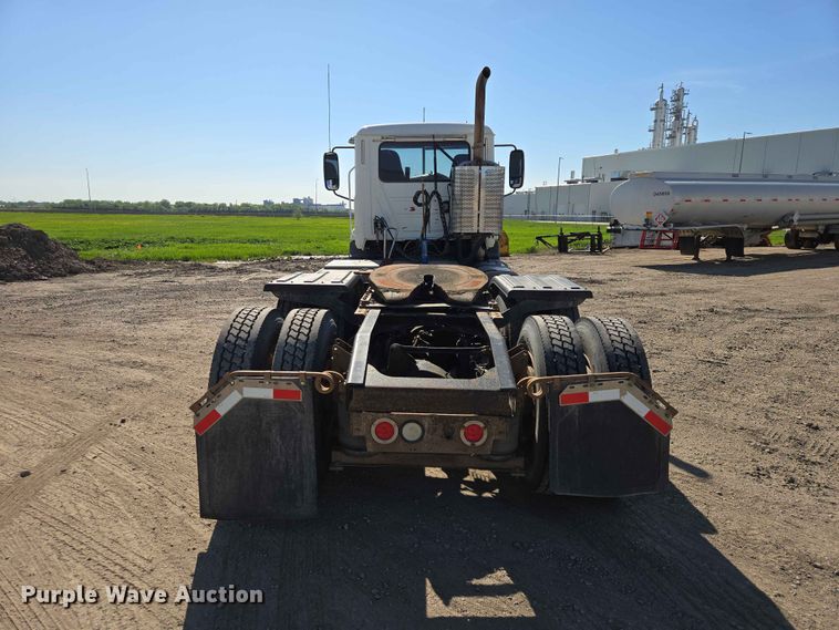 image for item DP8928 2012 Mack CXU613 semi truck