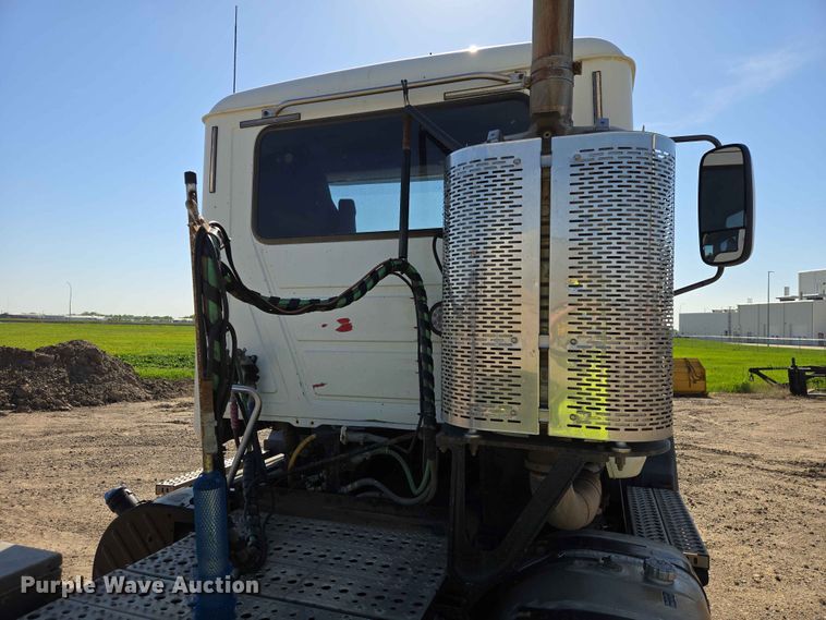 image for item DP8928 2012 Mack CXU613 semi truck
