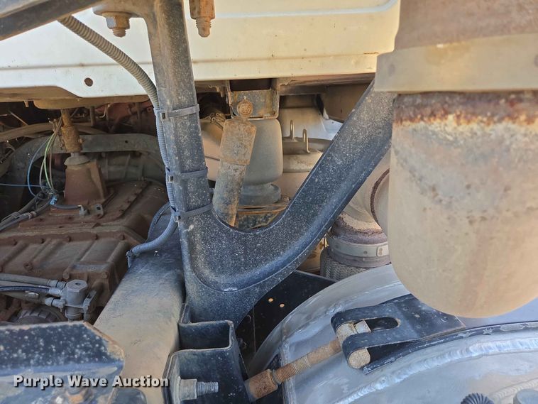 image for item DP8928 2012 Mack CXU613 semi truck