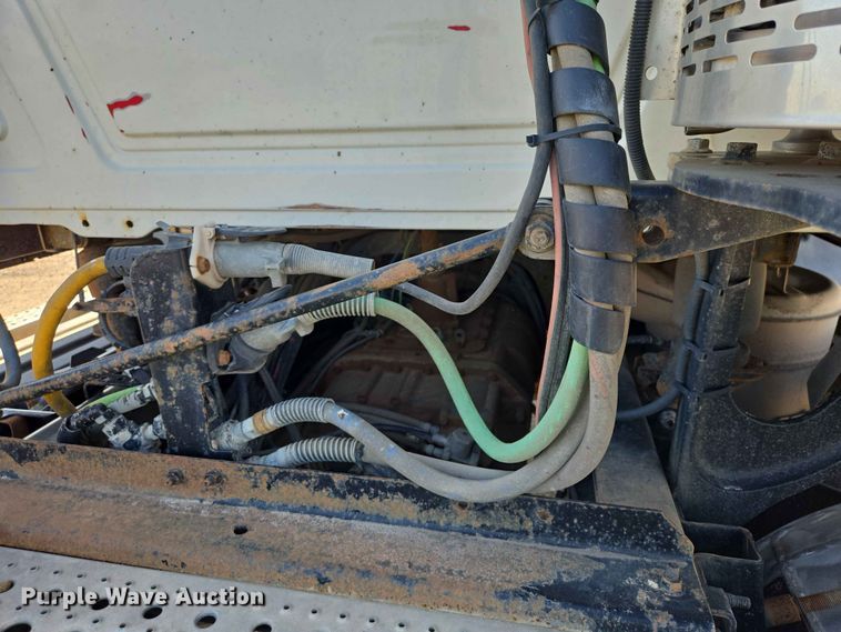 image for item DP8928 2012 Mack CXU613 semi truck