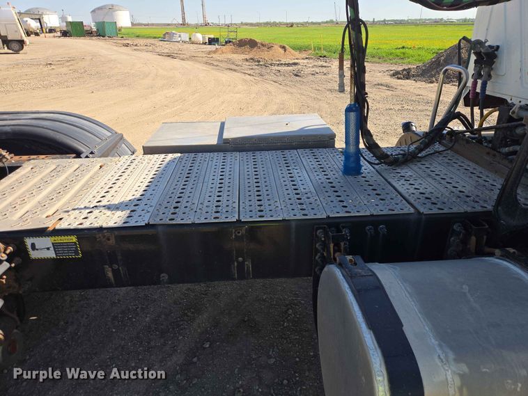 image for item DP8928 2012 Mack CXU613 semi truck