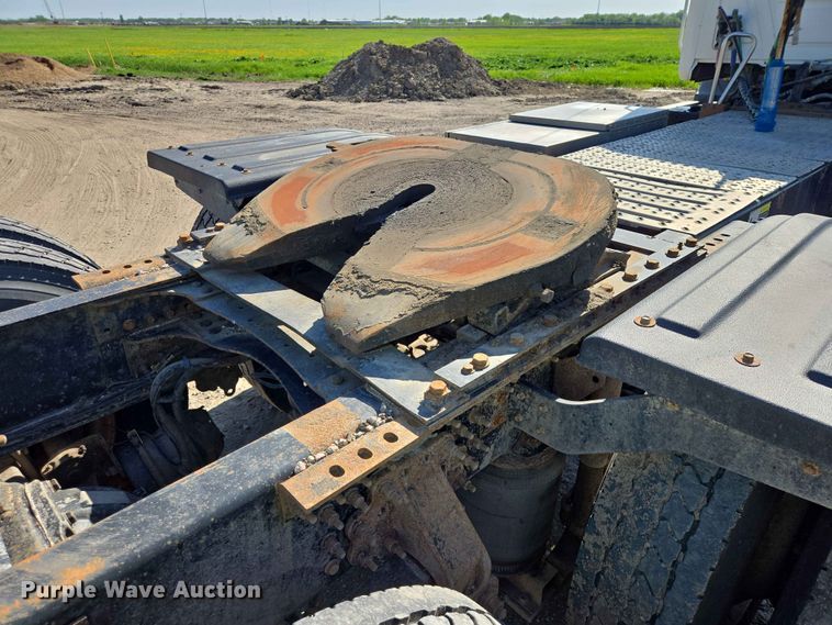 image for item DP8928 2012 Mack CXU613 semi truck