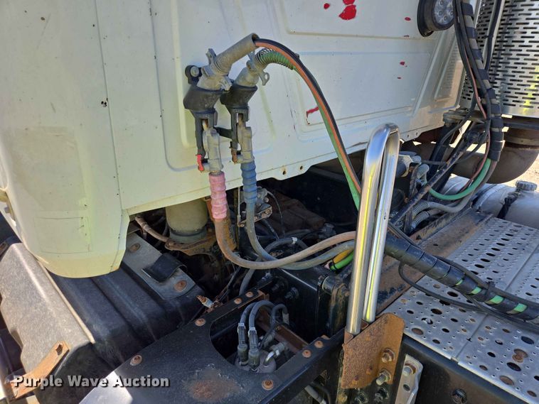 image for item DP8928 2012 Mack CXU613 semi truck