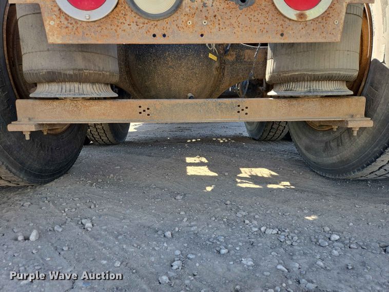 image for item DP8928 2012 Mack CXU613 semi truck